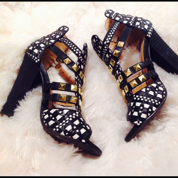 STUDDED AZTEC HEELS - Picture 4 of 4